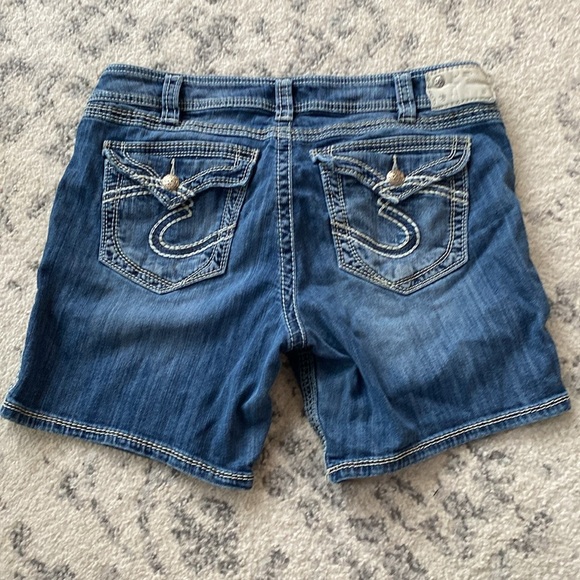 Silver | Suki Flap Short - Blue Denim Women's Shorts - W34 - Picture 5 of 6